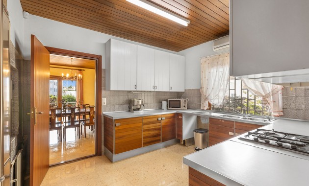 Venta - Villa -
Orihuela Costa - Las Filipinas