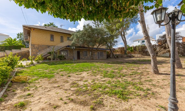 Venta - Villa -
Orihuela Costa - Las Filipinas