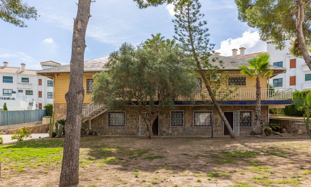 Venta - Villa -
Orihuela Costa - Las Filipinas