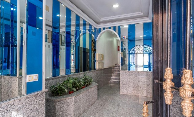 Sale - Apartment -
Torrevieja - Centro