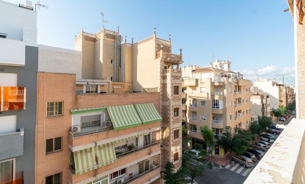 Sale - Flat -
Torrevieja - Centro