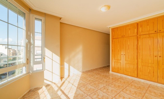 Sale - Flat -
Torrevieja - Centro