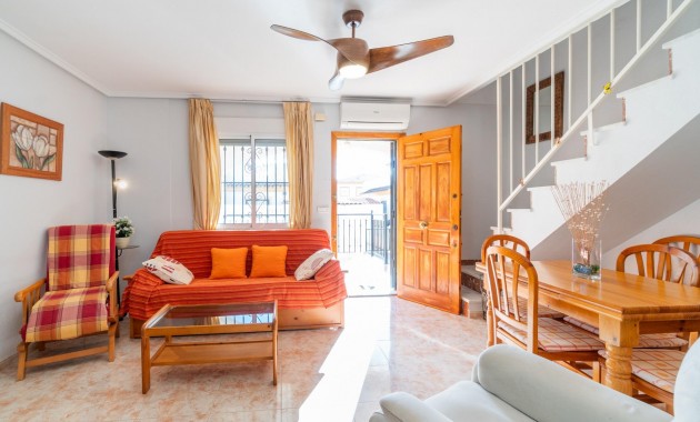 Resale - Chalet -
Orihuela Costa - Playa Flamenca