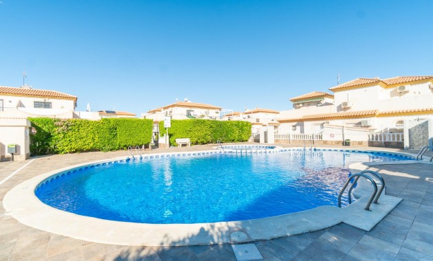 Resale - Chalet -
Orihuela Costa - Playa Flamenca