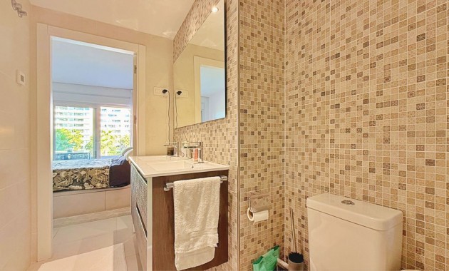 Resale - Wohnung -
Torrevieja - Punta prima