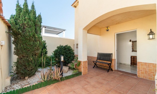 Sale - Villa -
Torrevieja - La Mata