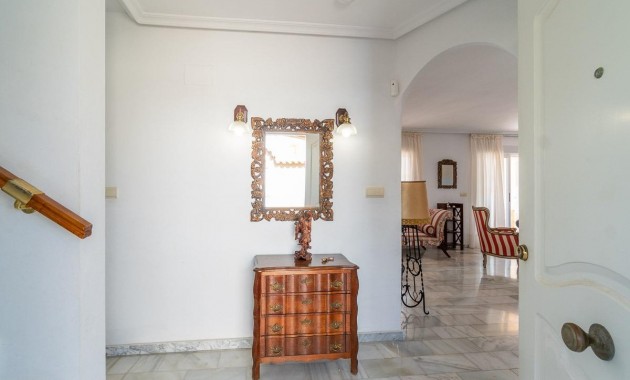 Sale - Villa -
Torrevieja - La Mata