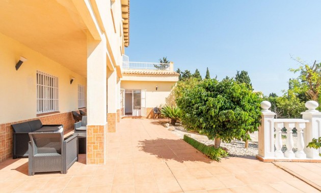 Sale - Villa -
Torrevieja - La Mata