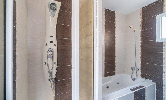 Sale - Villa -
Torrevieja - La Mata