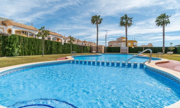 Sale - Terraced house -
Torrevieja - El limonar