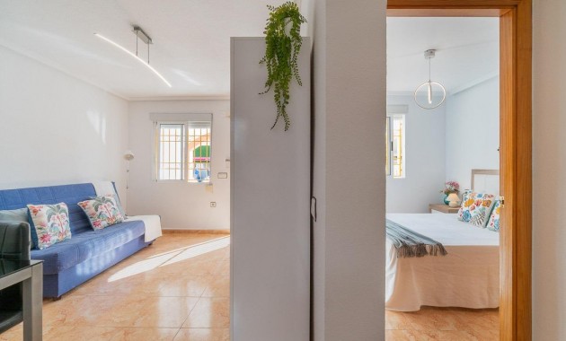 Sale - Terraced house -
Torrevieja - El limonar