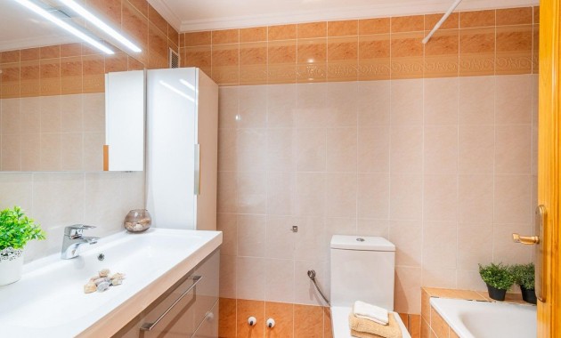 Sale - Terraced house -
Torrevieja - El limonar