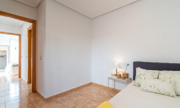 Sale - Terraced house -
Torrevieja - El limonar