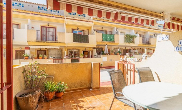 Resale - Terraced house -
Orihuela Costa - Playa Flamenca
