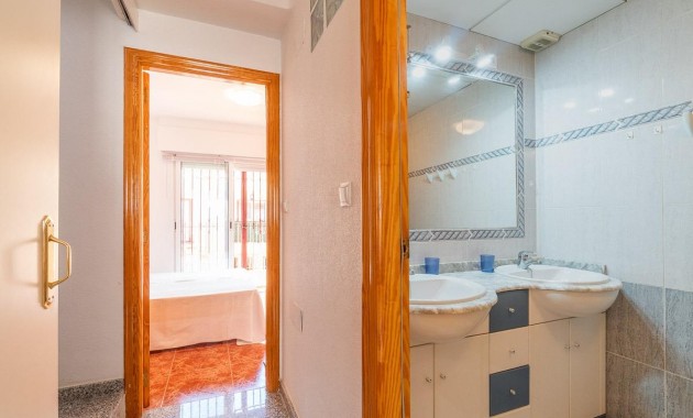 Resale - Terraced house -
Orihuela Costa - Playa Flamenca