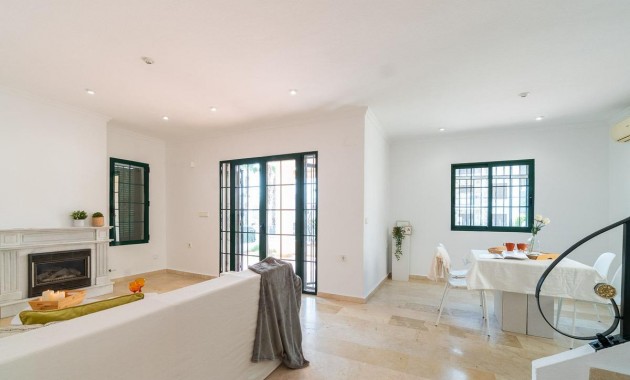 Resale - Villa -
Orihuela Costa - Villamartín-Las Filipinas