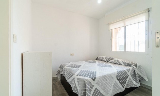 Sale - Bungalow -
Torrevieja - Los balcones