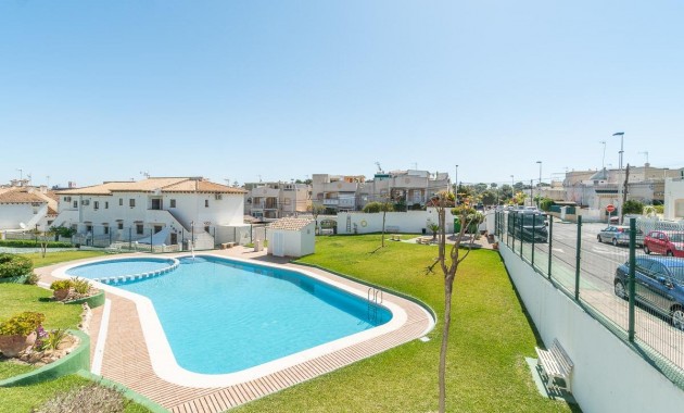 Sale - Bungalow -
Torrevieja - Los balcones