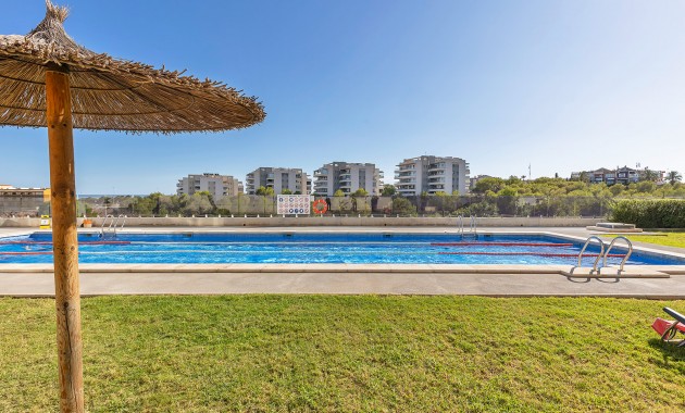 Resale - Wohnung -
Orihuela Costa - Villamartin