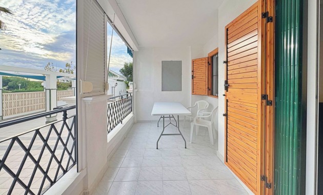 Venta - Apartamento -
Torrevieja - La Mata
