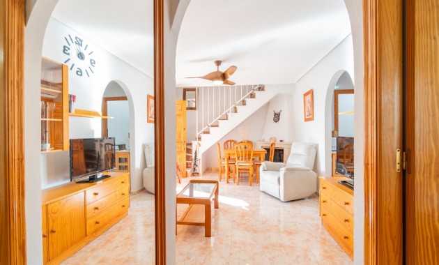 Sale - Chalet -
Orihuela Costa - Playa Flamenca