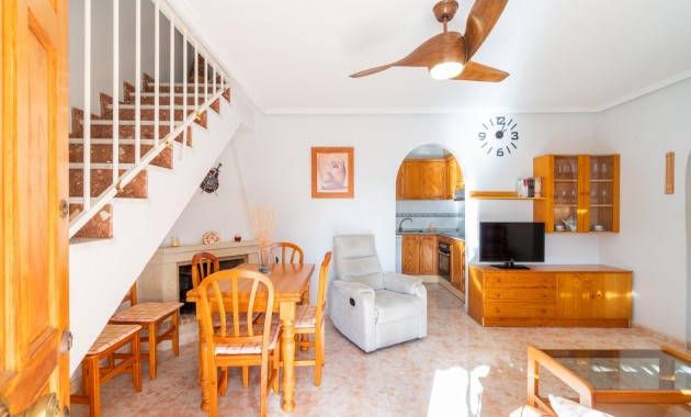Sale - Chalet -
Orihuela Costa - Playa Flamenca
