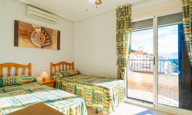 Sale - Chalet -
Orihuela Costa - Playa Flamenca