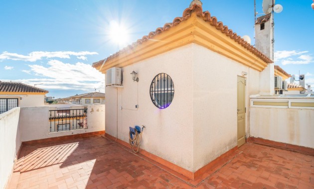 Sale - Chalet -
Orihuela Costa - Playa Flamenca
