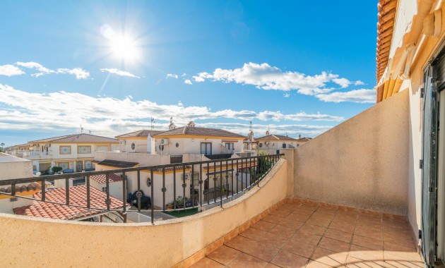 Sale - Chalet -
Orihuela Costa - Playa Flamenca