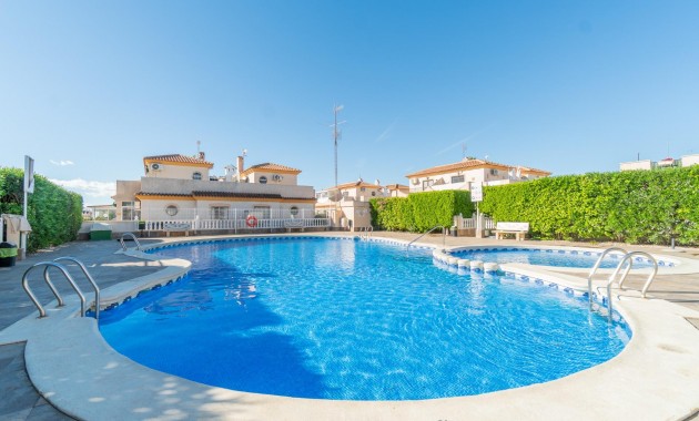Sale - Chalet -
Orihuela Costa - Playa Flamenca