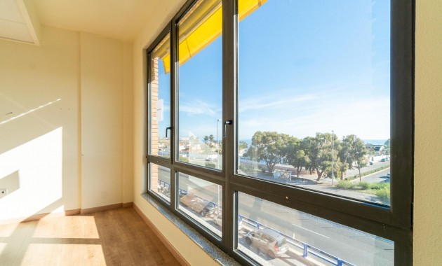 Alquiler a largo plazo - Commercial Unit -
Orihuela Costa - Playa Flamenca