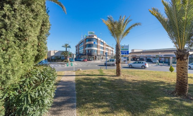 Alquiler a largo plazo - Commercial Unit -
Orihuela Costa - Playa Flamenca
