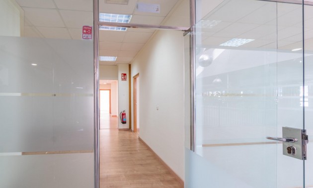 Alquiler a largo plazo - Commercial Unit -
Orihuela Costa - Playa Flamenca