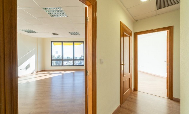 Alquiler a largo plazo - Commercial Unit -
Orihuela Costa - Playa Flamenca