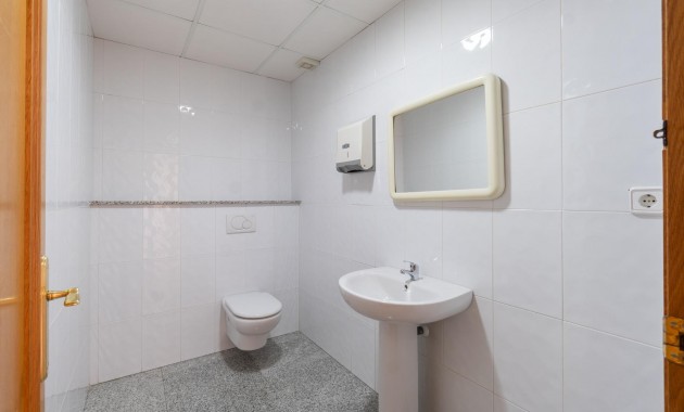 Alquiler a largo plazo - Commercial Unit -
Orihuela Costa - Playa Flamenca