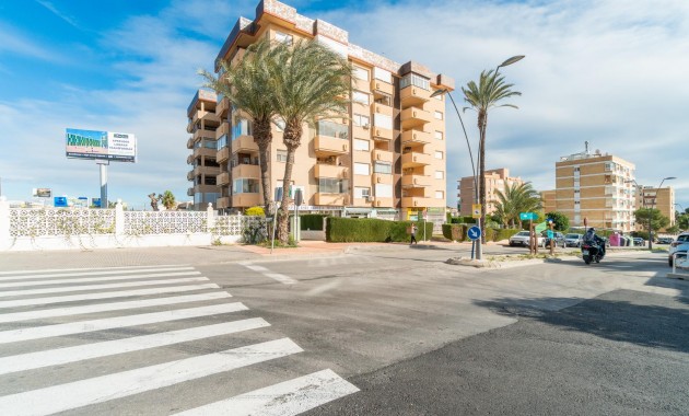 Alquiler a largo plazo - Commercial Unit -
Orihuela Costa - La Zenia