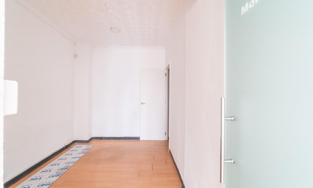 Alquiler a largo plazo - Commercial Unit -
Orihuela Costa - La Zenia