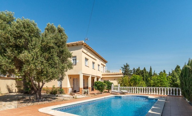 Sale - Villa -
Torrevieja - La Mata