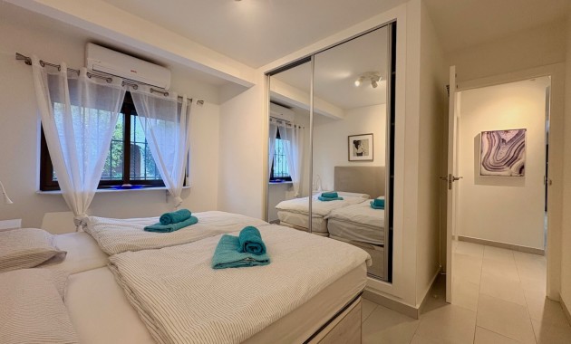 Resale - Adosado -
Orihuela Costa - Cabo Roig