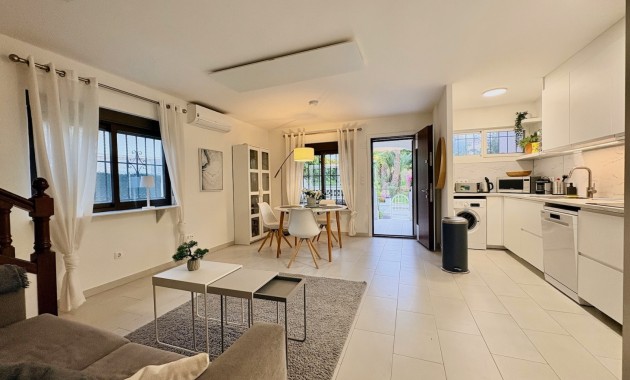 Resale - Adosado -
Orihuela Costa - Cabo Roig