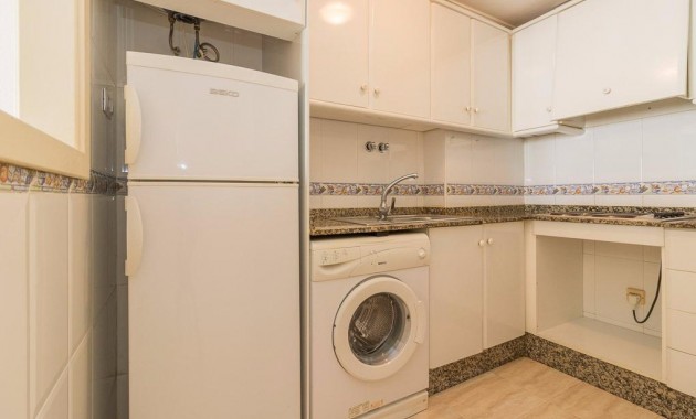 Resale - Wohnung -
Torrevieja - Centro