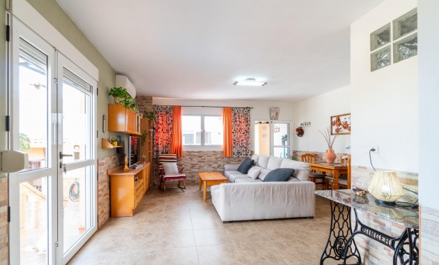 Venta - Terraced house -
Orihuela - Desamparados-Hurchillo-Torremendo