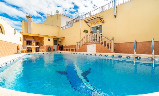 Venta - Terraced house -
Orihuela - Desamparados-Hurchillo-Torremendo