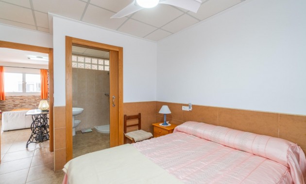 Venta - Terraced house -
Orihuela - Desamparados-Hurchillo-Torremendo