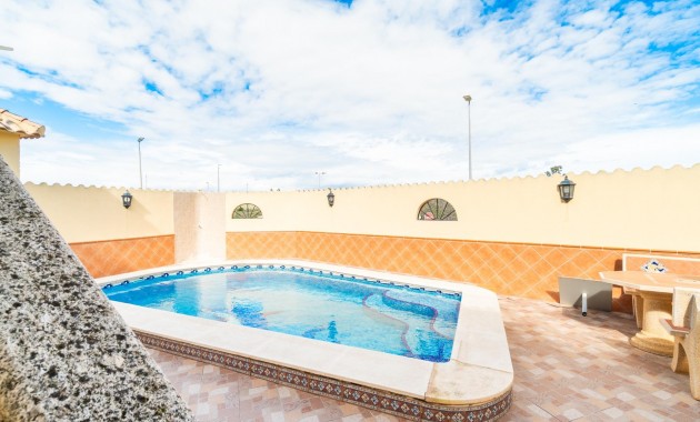 Venta - Terraced house -
Orihuela - Desamparados-Hurchillo-Torremendo