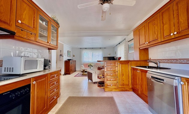 Venta - Chalet -
Orihuela Costa - Las Filipinas