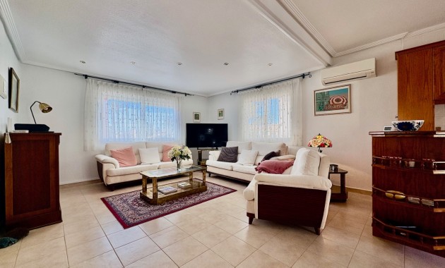 Venta - Chalet -
Orihuela Costa - Las Filipinas