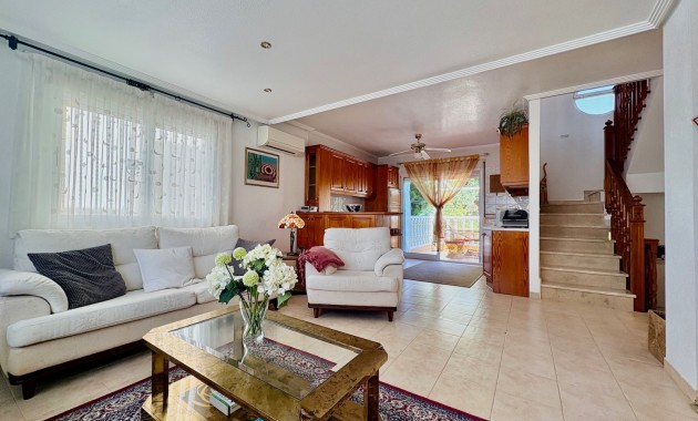 Venta - Chalet -
Orihuela Costa - Las Filipinas