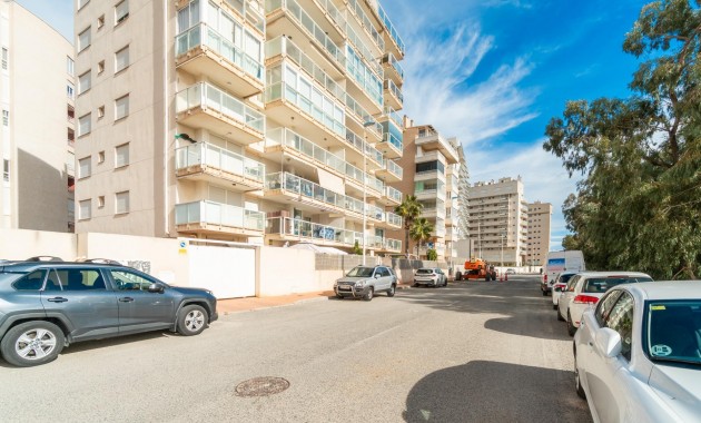 Resale - Wohnung -
Guardamar del Segura - Puerto Deportivo