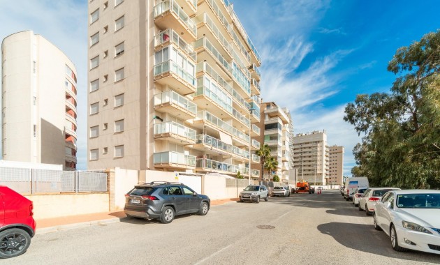 Resale - Wohnung -
Guardamar del Segura - Puerto Deportivo